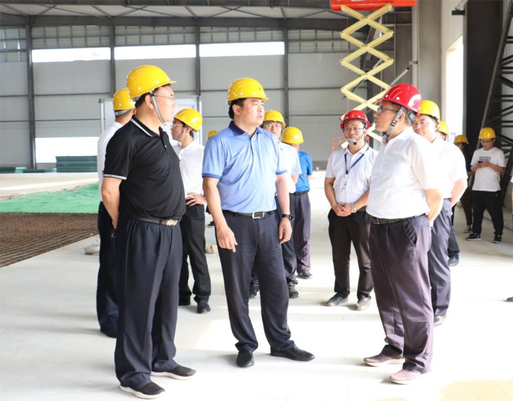 關(guān)于市領(lǐng)導(dǎo)到秦皇島精工綠筑開展項目建設(shè)和 安全生產(chǎn)工作的調(diào)研活動的簡報(圖2) 關(guān)于市領(lǐng)導(dǎo)到秦皇島精工綠筑開展項目建設(shè)和 安全生產(chǎn)工作的調(diào)研活動的簡報(圖2)